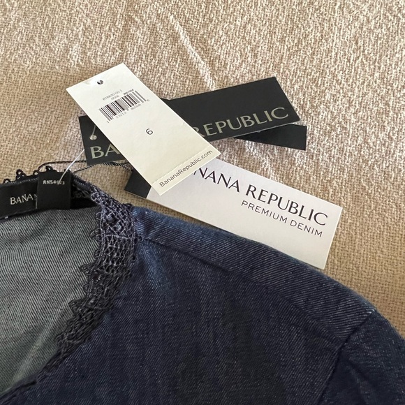 NWT Banana Republic Premium denim and black lace shift dress. Size 6. - Picture 8 of 8